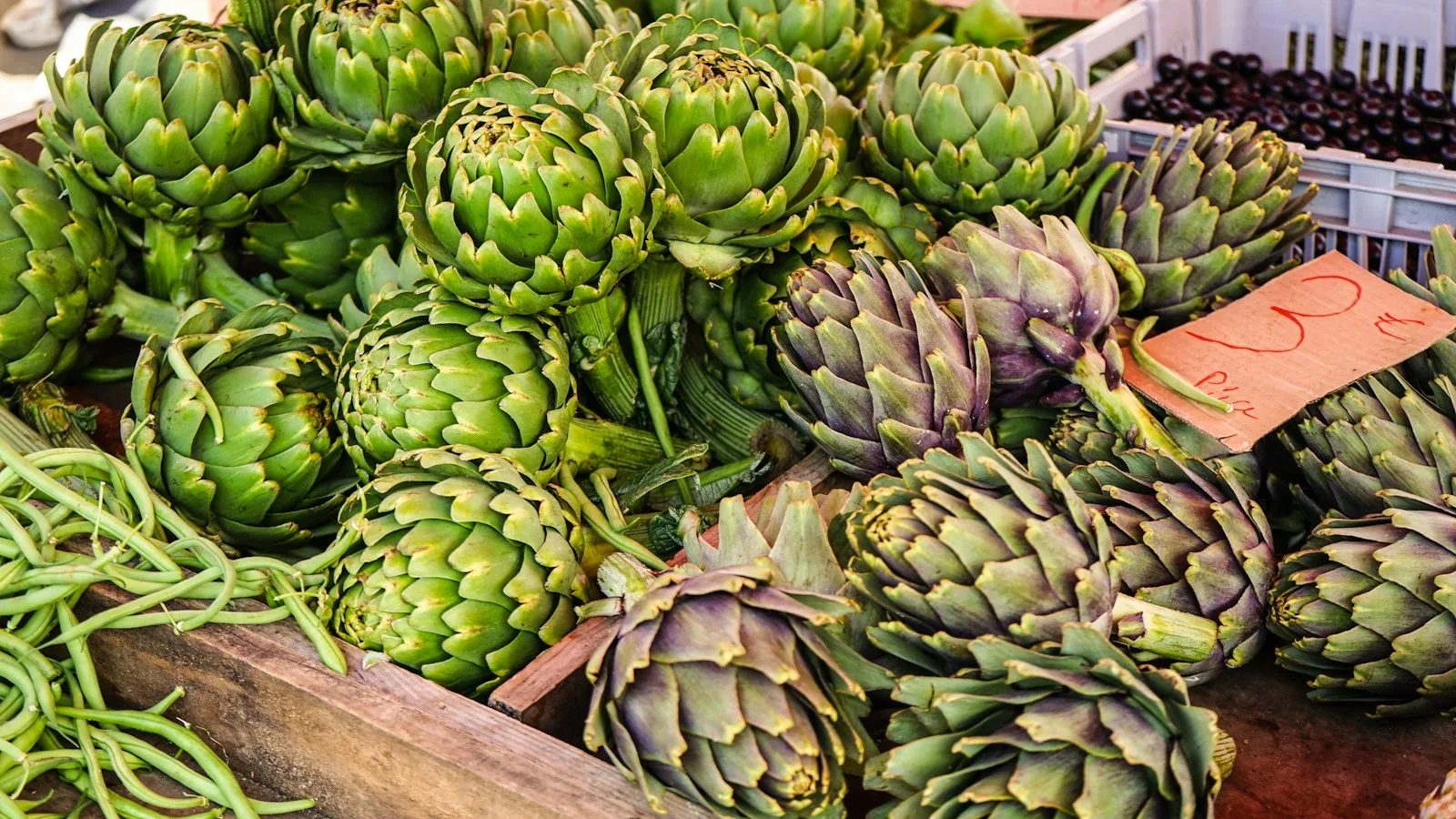 Carry réunionnais avec riz, grains et rougail servi dans un snack de La Réunion