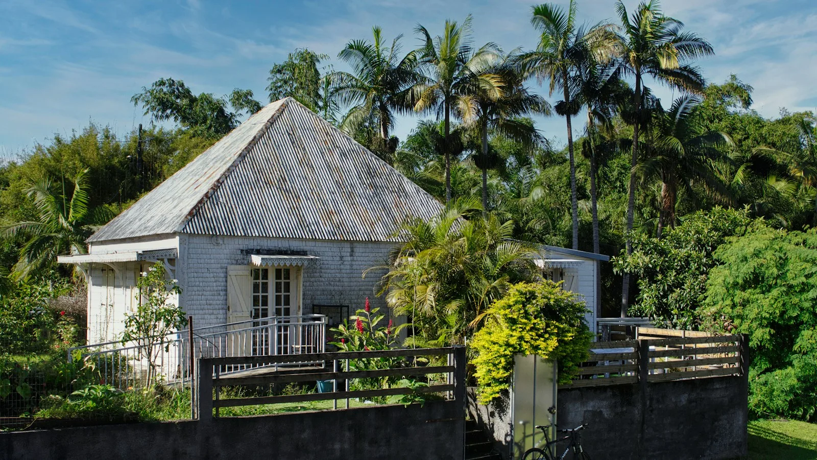 Gîte créole avec varanda et jardin tropical pour une famille à La Réunion