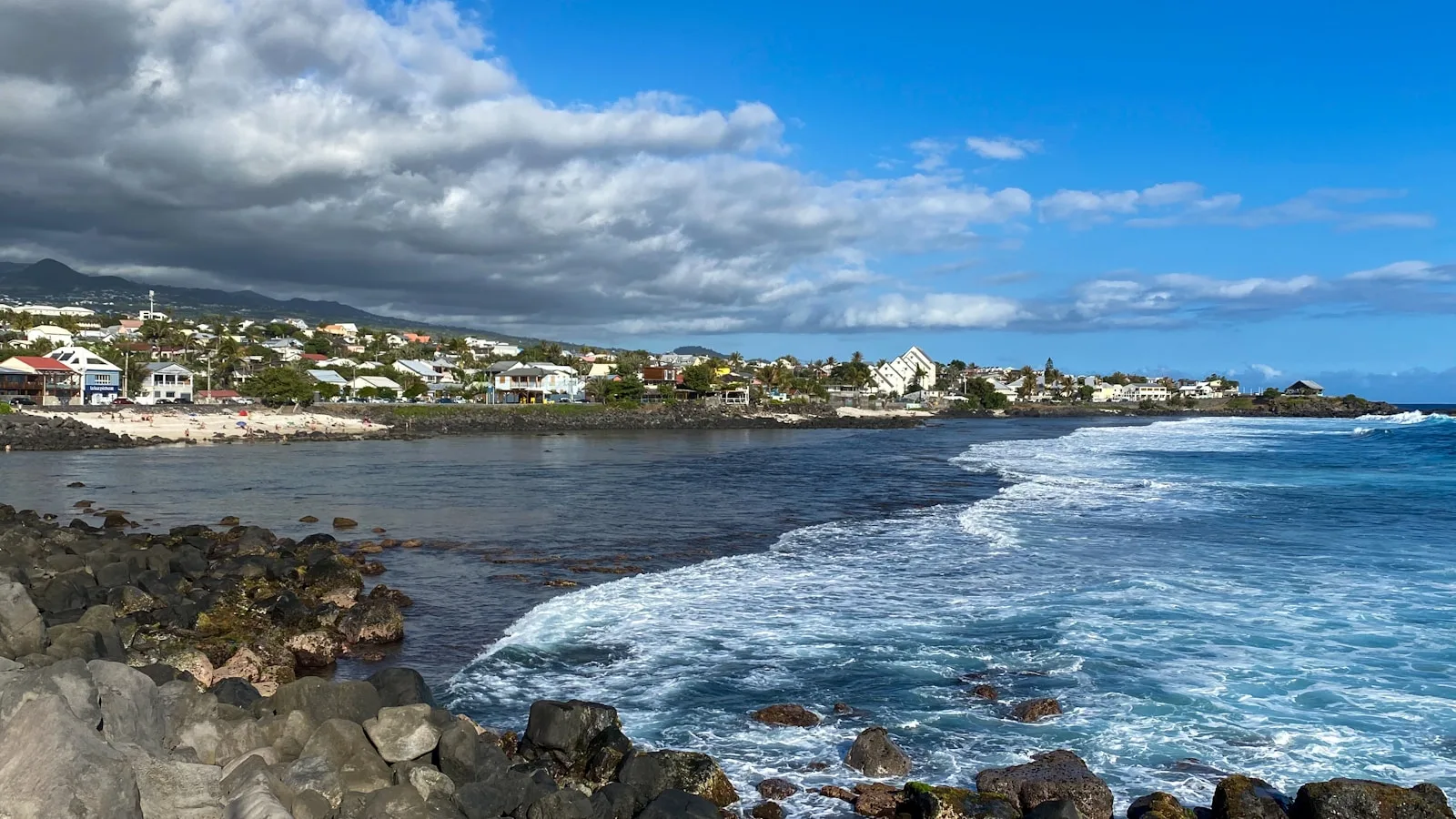 Saint-Pierre comme base pour explorer le Grand Sud